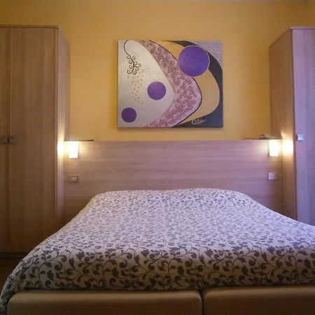 Chiara 3*