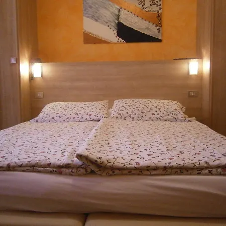 Chiara 3* Сирмионе
